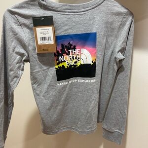 The North Face Girls Long Sleeve Tshirt (M, nwt)